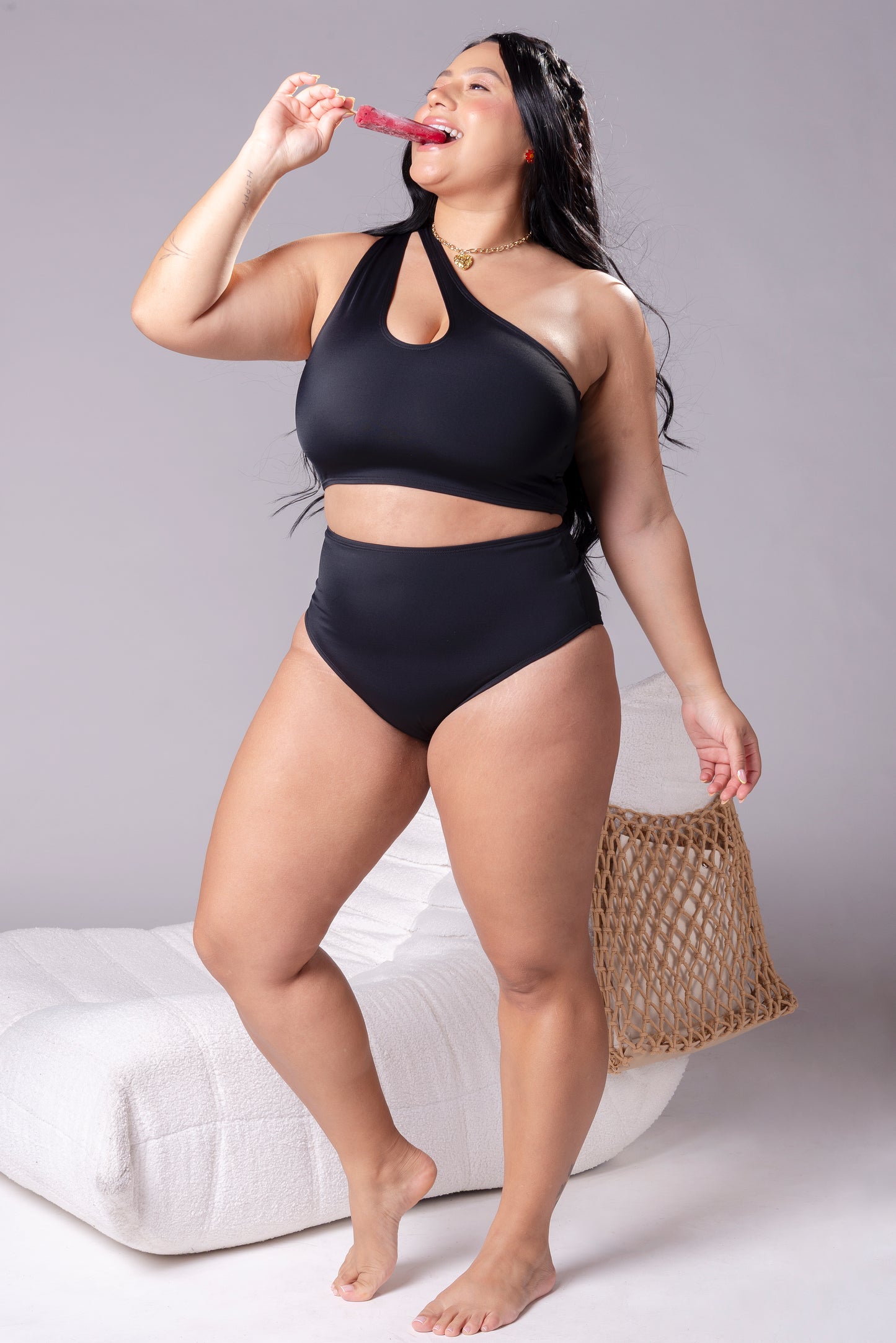 Bikini Audaz Clásico Negro – Top Asimétrico y Panty Talle Alto