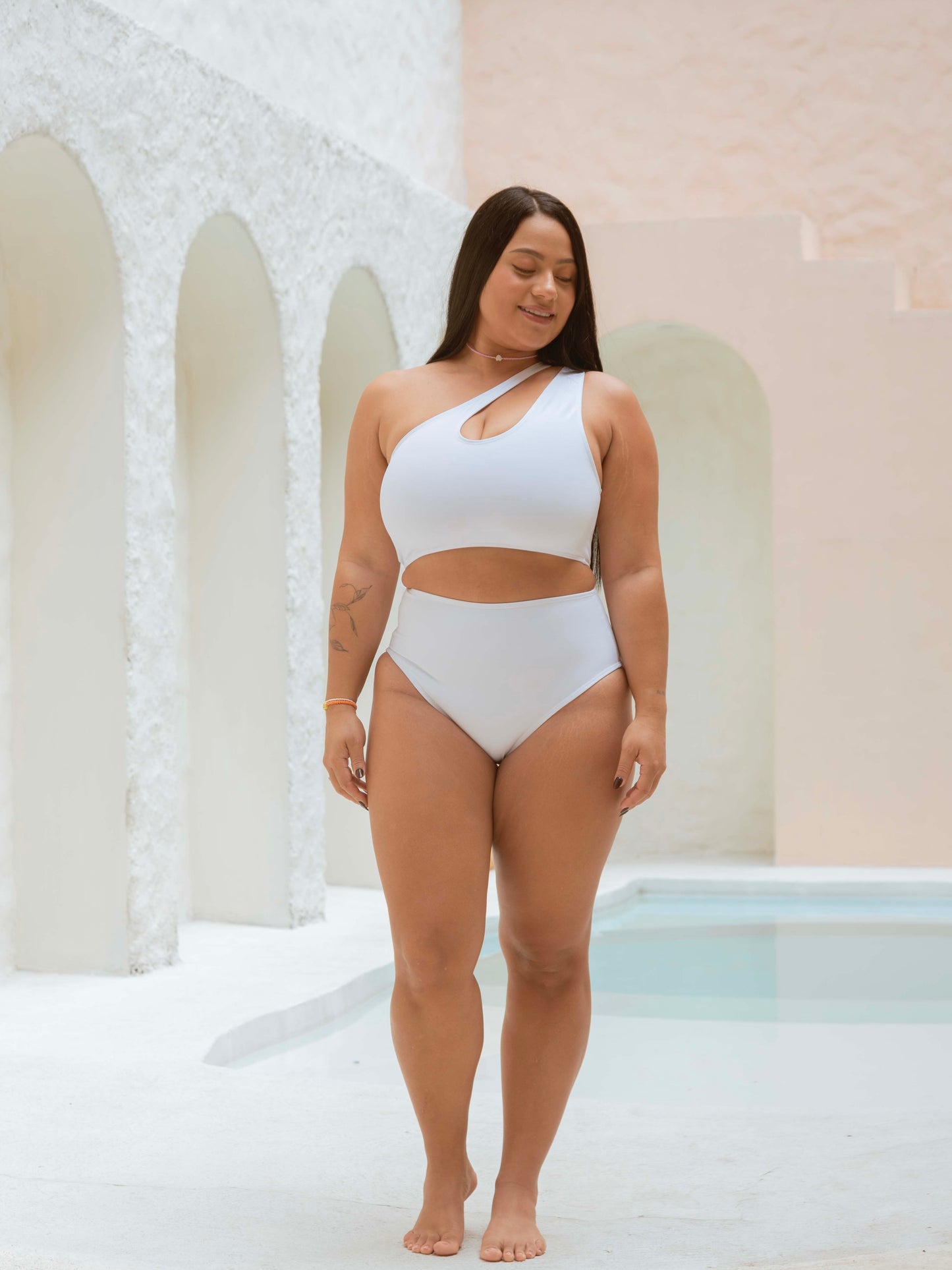 Bikini Blanco Mujer Audaz – Top Asimétrico y Panty Cintura Alta