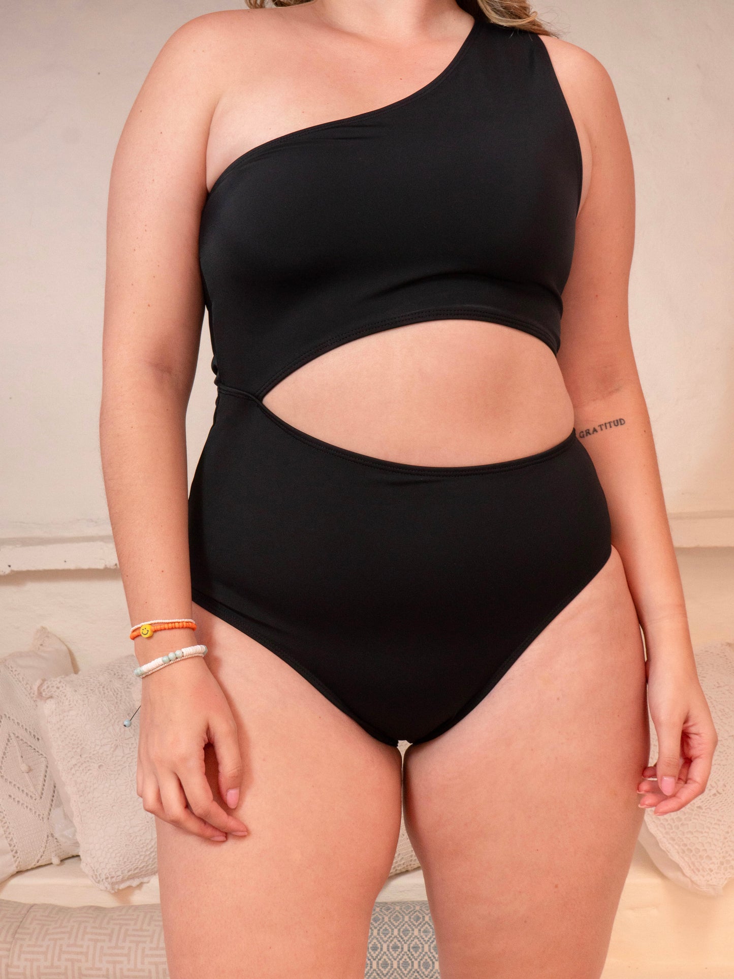 Vestido de Baño Entero Negro Mujer Evolución – Hombro Asimétrico y Recorte Lateral